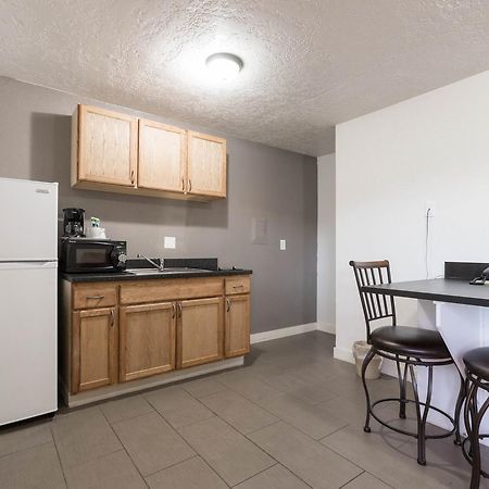 Little Suites Provo Extended Stay Extérieur photo