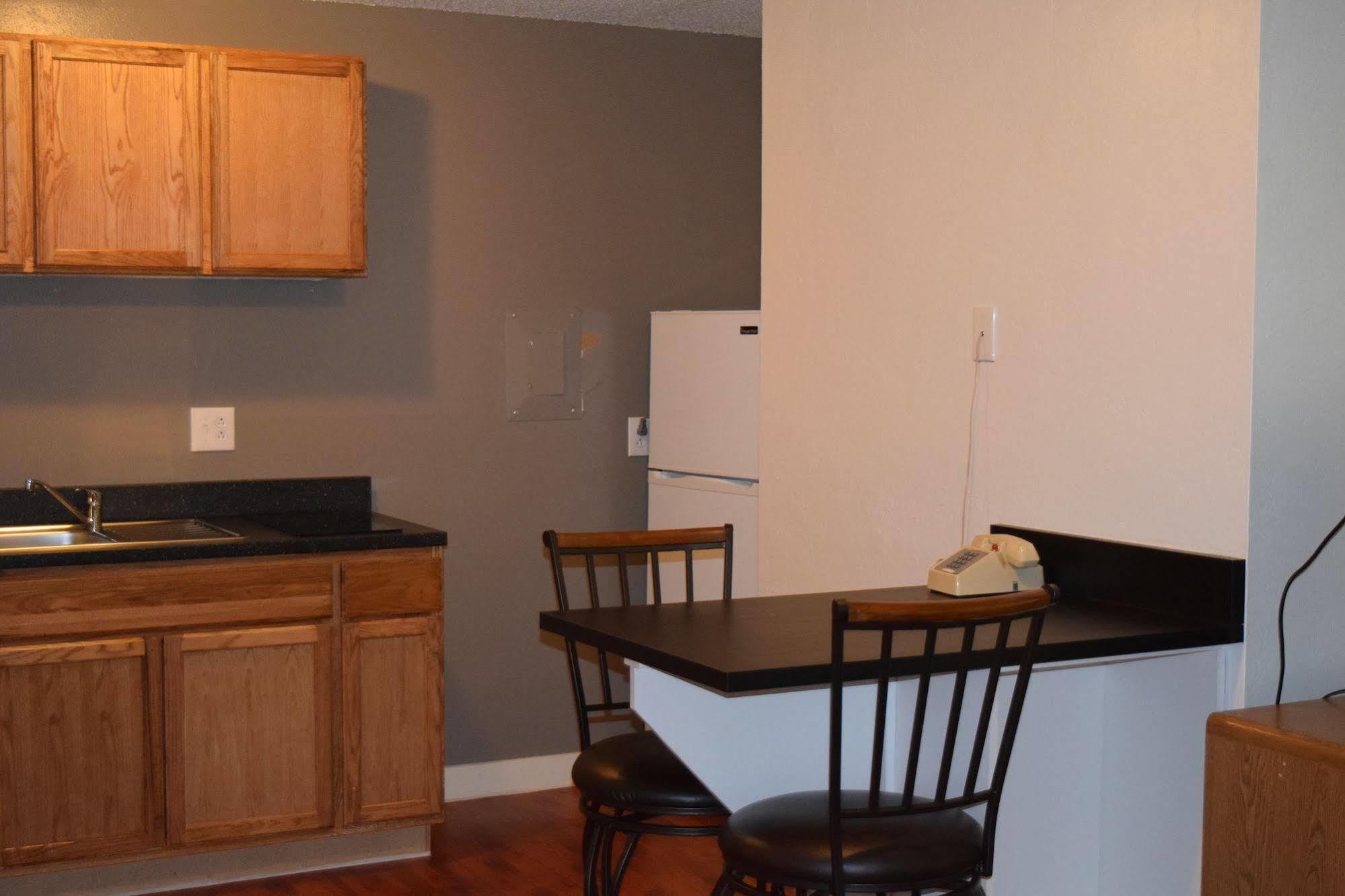 Little Suites Provo Extended Stay Extérieur photo