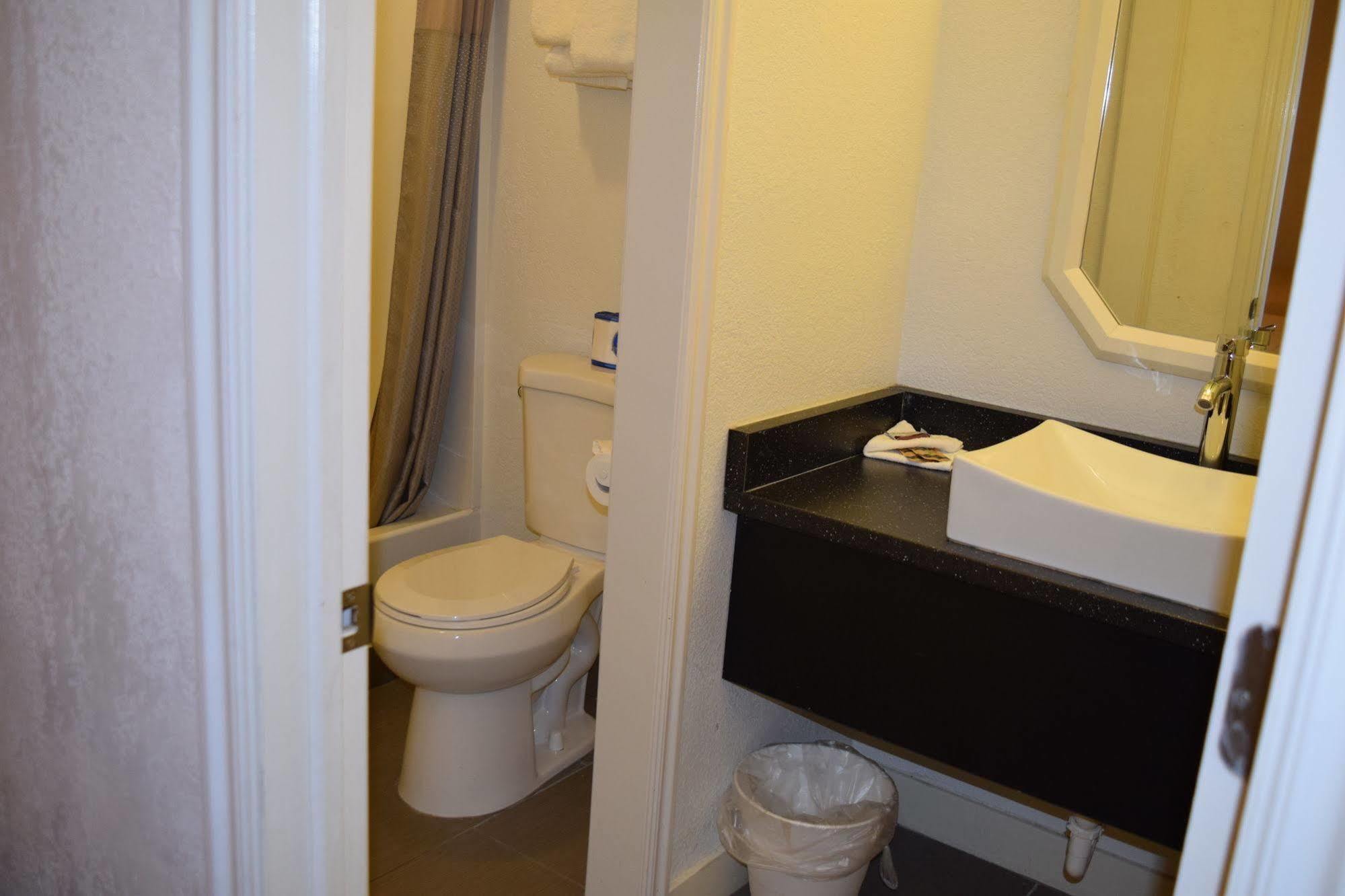 Little Suites Provo Extended Stay Extérieur photo