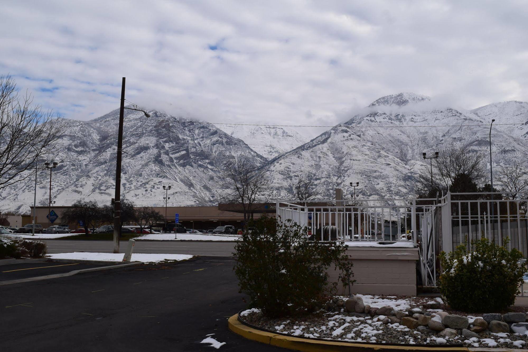 Little Suites Provo Extended Stay Extérieur photo